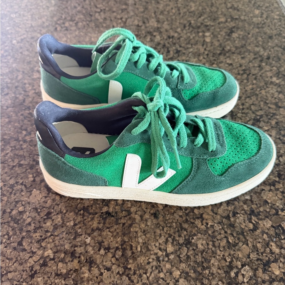 Green Suede Lace-Up Women's Veja Sneakers with White/Navy Accent Size 7